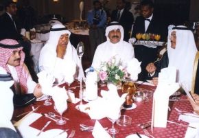 حفل عشاء اقامه وزير الاعلام يوسف السميط لوزراء الثقافه 1998
