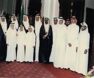 مع السفير واعضاء السفاره1